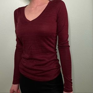 Stretchy maroon Abercrombie v neck